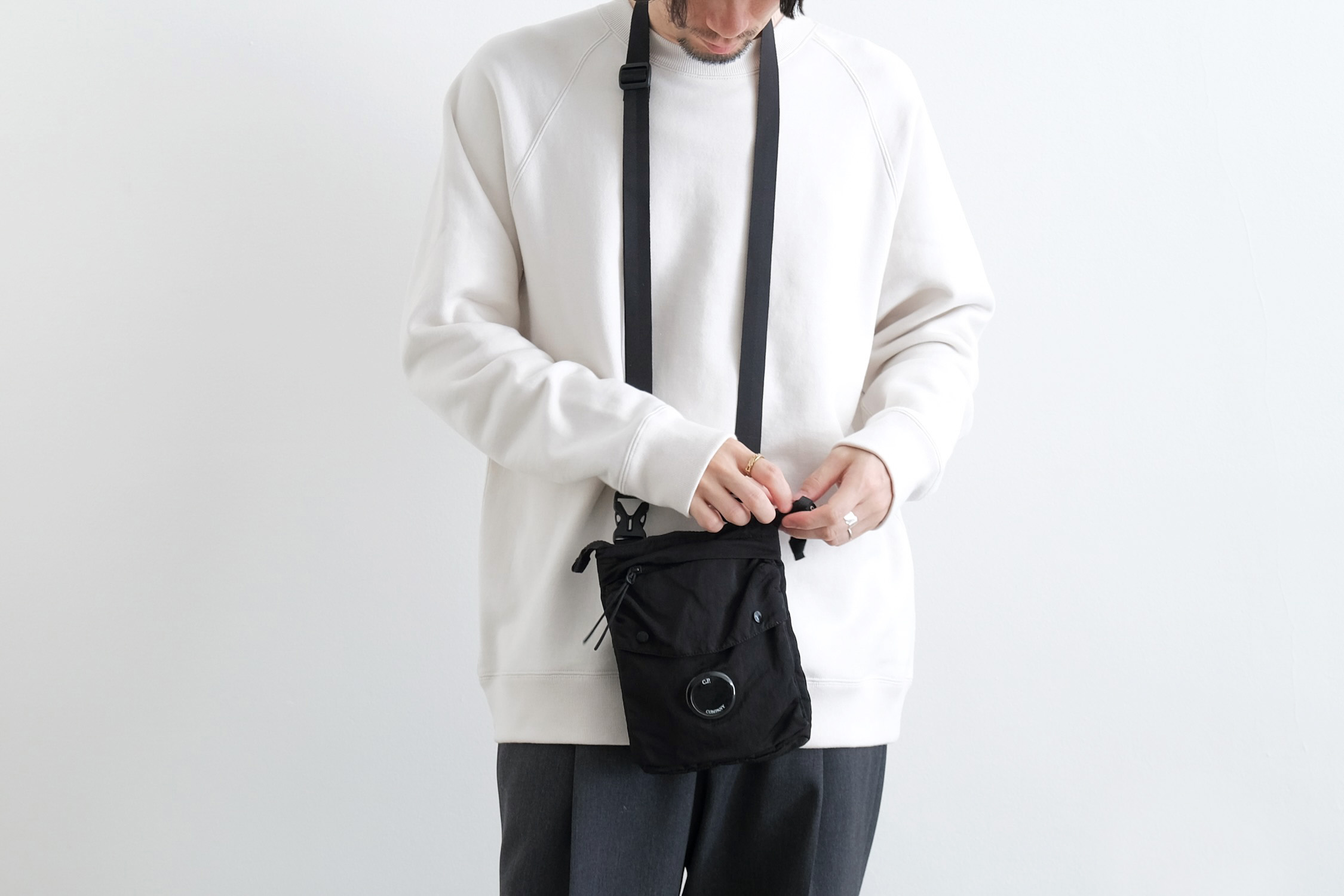 NYLON B CROSSBODY POUCH - WUNDER