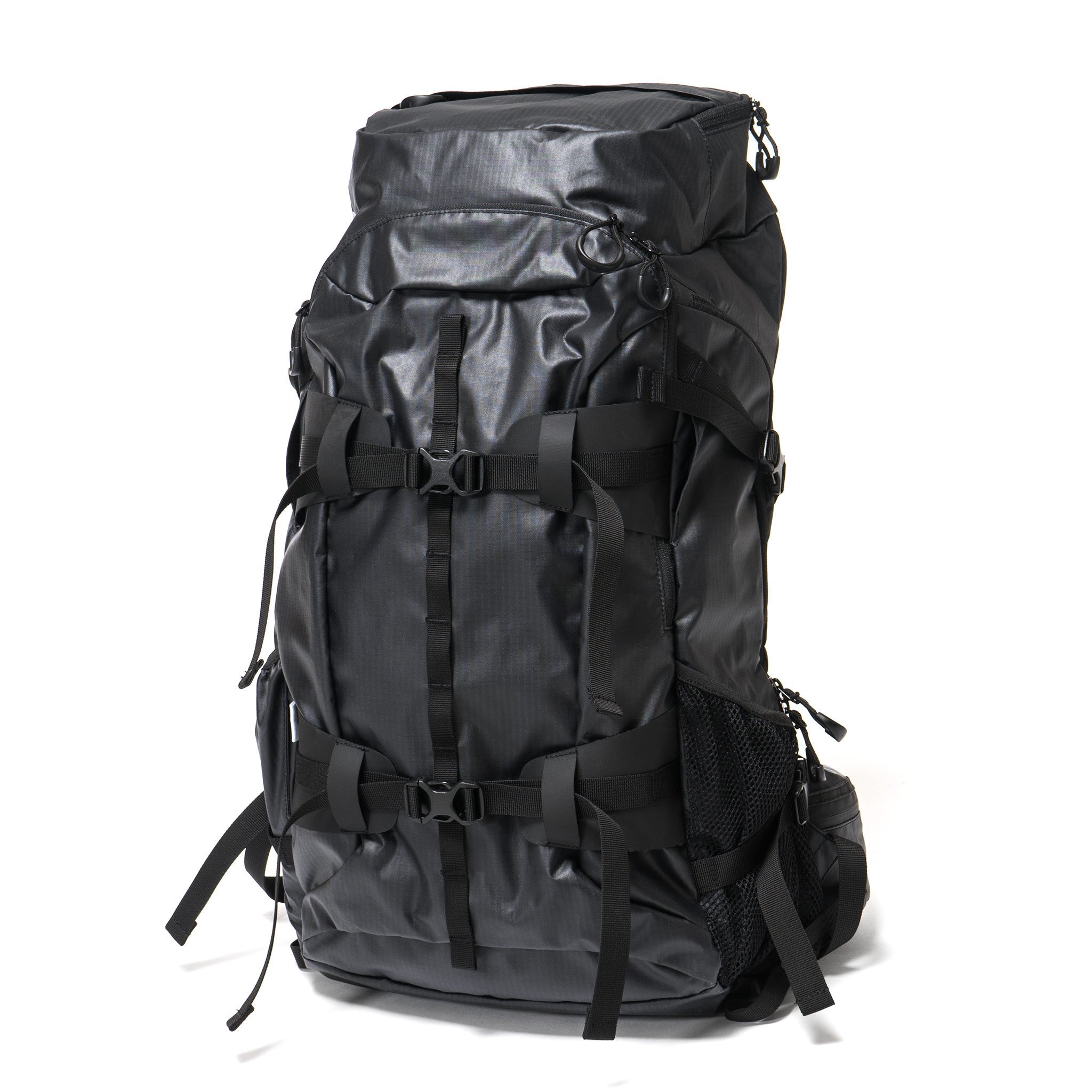 Acquire | Burton's AK457 line releases a capsule of rugged X-Pac bags
