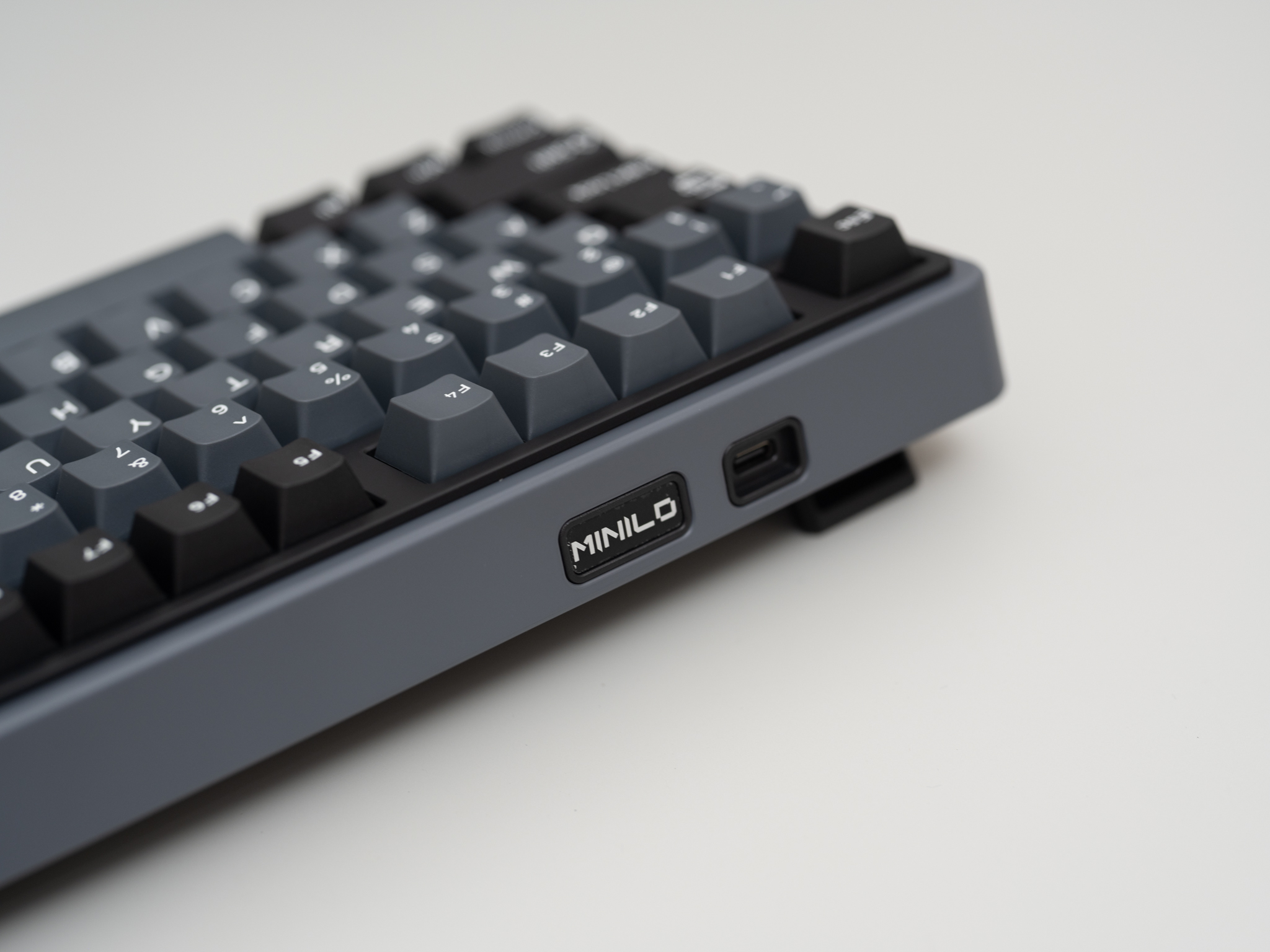 VARMILO Minilo75 HE レビュー：シンプルデザインながらも高機能、4