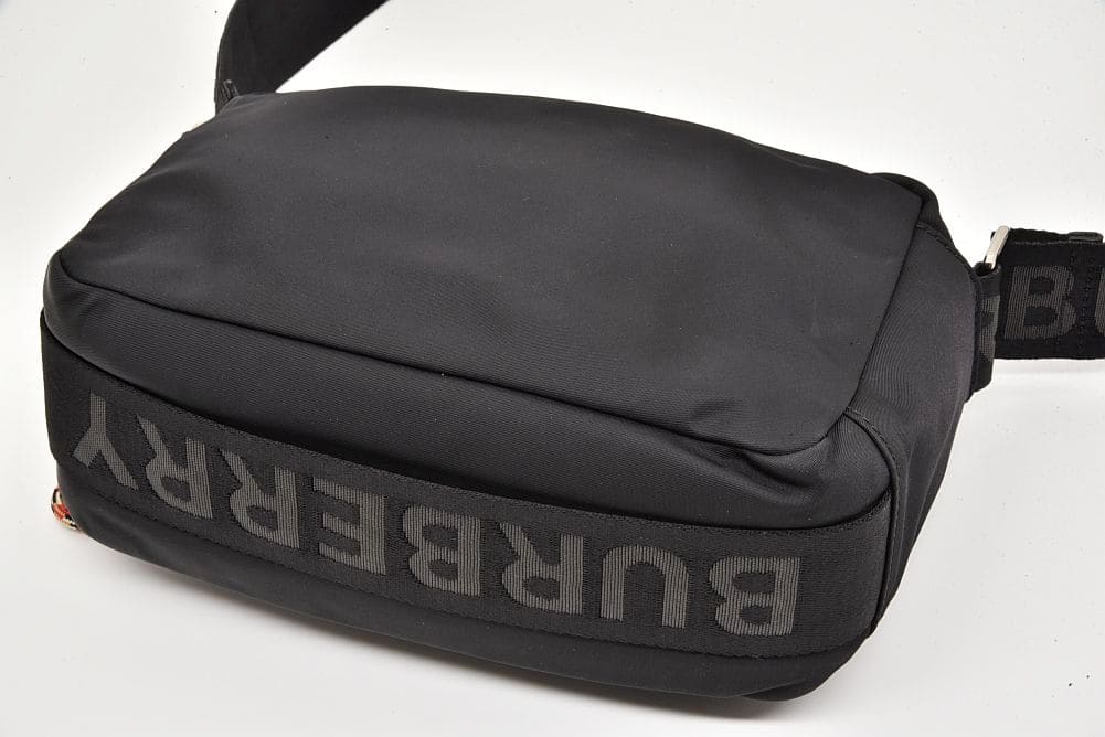 駅南やまご質店オンラインショップ / バーバリー ロゴディティール