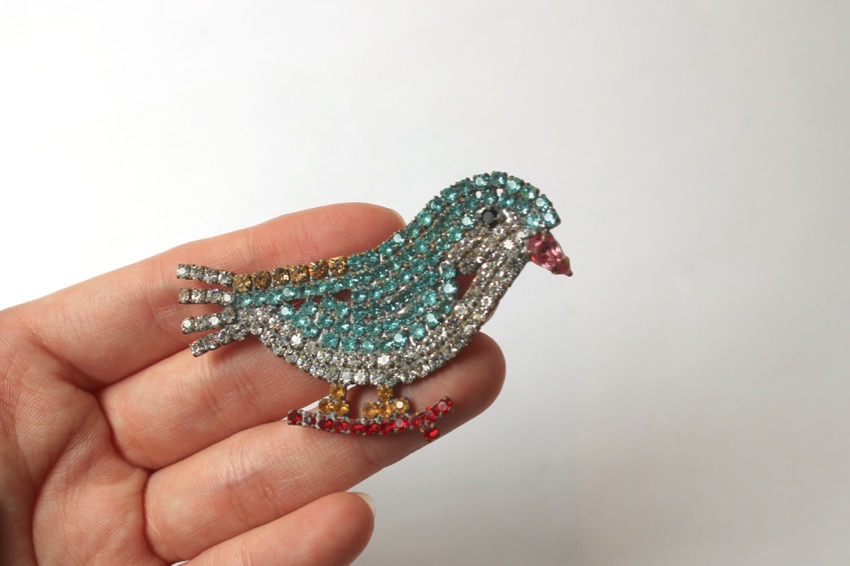 取扱終了】【期間限定】ラインストーンのブローチ 鳥（）の