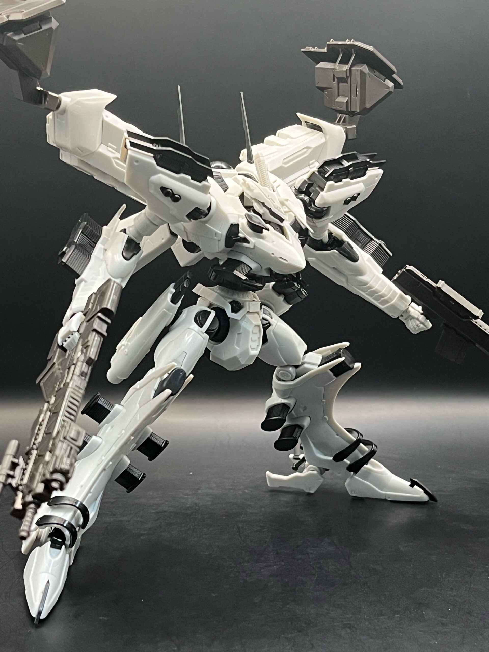 再販ラッシュ第ニ弾！！ アーマードコア ホワイト・グリント