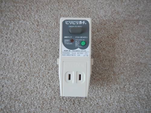 歯科技工】モデルトリーマー Y-230を設置する。散水用ホースで接続しま