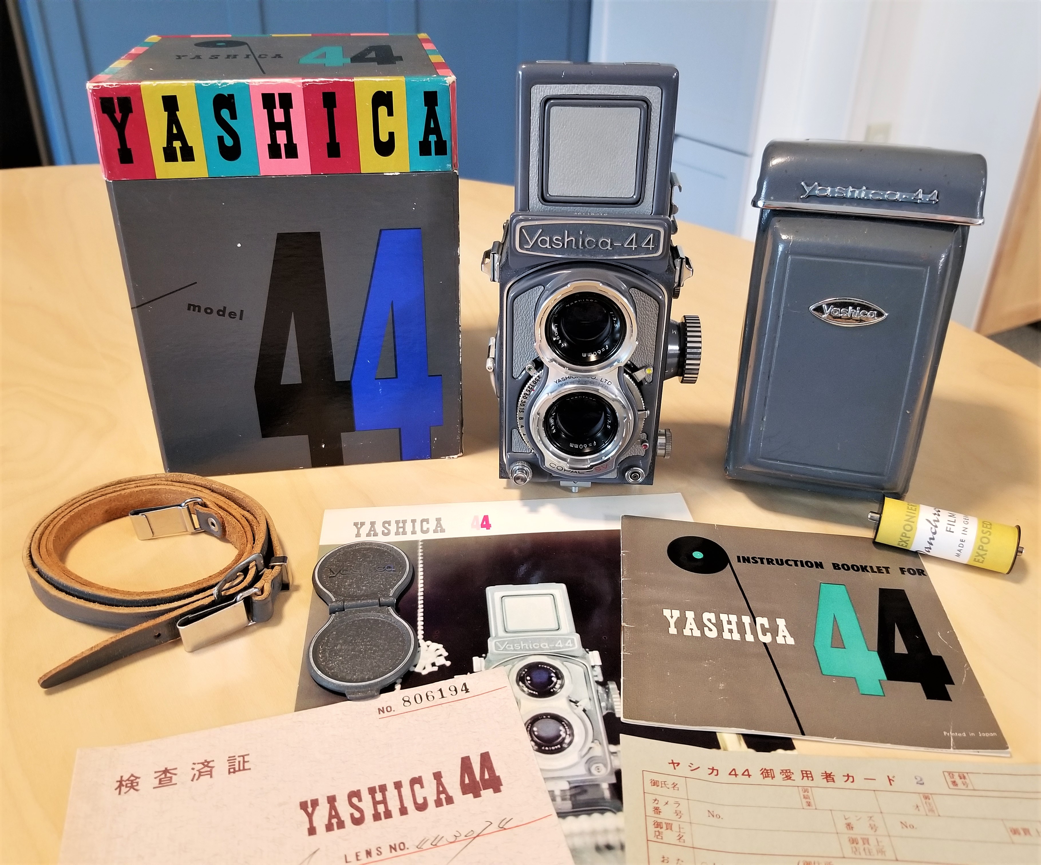 Yashica 44 – Yashica's first mini-TLR | Chasing Classic Cameras
