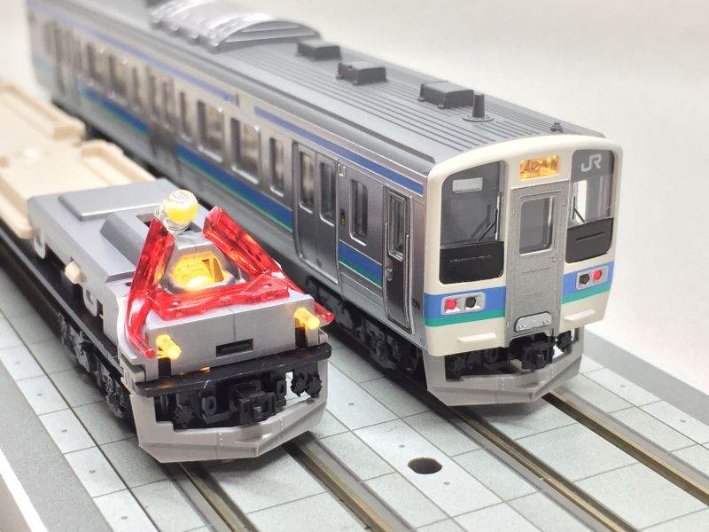 211系2000番台 長野色 入線です。KATO 10-1425 6両セット | NGaugeJP