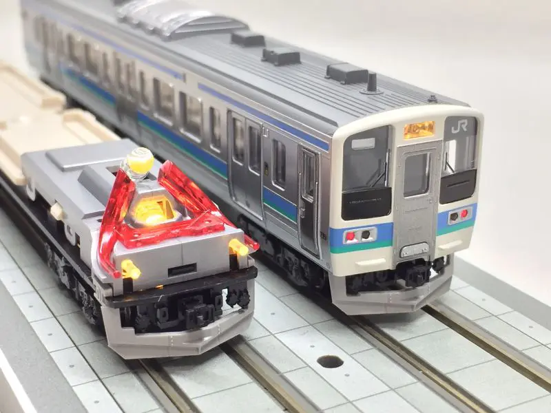 211系2000番台 長野色 入線です。KATO 10-1425 6両セット | NGaugeJP