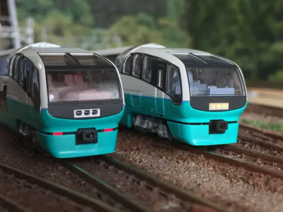 251系「スーパービュー踊り子 」新塗装（SVO) 入線です。KATO 10-1411