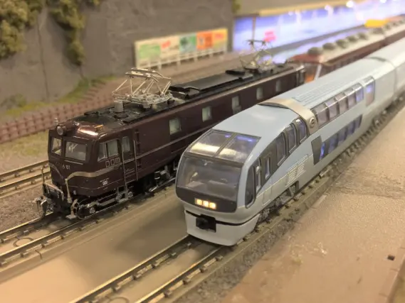 251系スーパービュー踊り子 旧塗装を弄る。その2 KATO 10-177 / 10