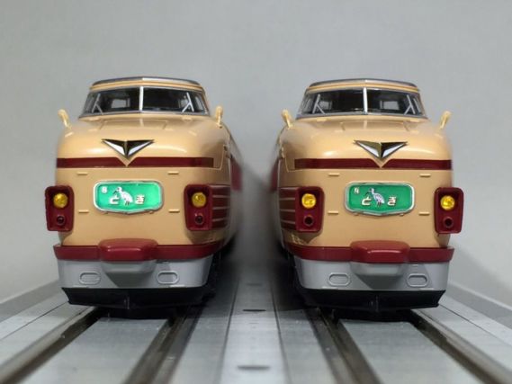 KATO 181系100番台「とき・あずさ」入線です。10-1147・10-1148