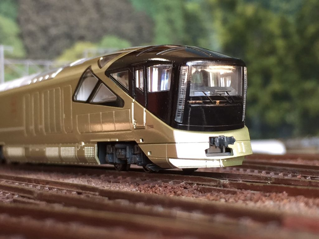 E001形 トランスイート四季島が入線しました＼(^o^)／ KATO 10-1447