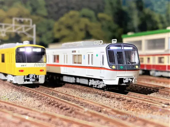 都営浅草線5300形ショートスカート・ベビーカーマーク付きが入線しま