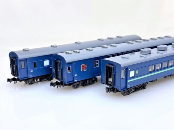 寝台急行「きたぐに」が入線です。客車編成セット KATO 10-1670