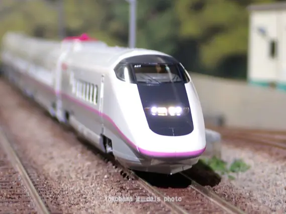 E3系秋田新幹線 ありがとうこまち ラッピングが入線しました。KATO 10