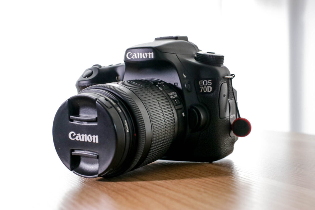 初心者向け撮影機材説明】私の撮影用カメラ「Canon EOS 70D」とカメラ
