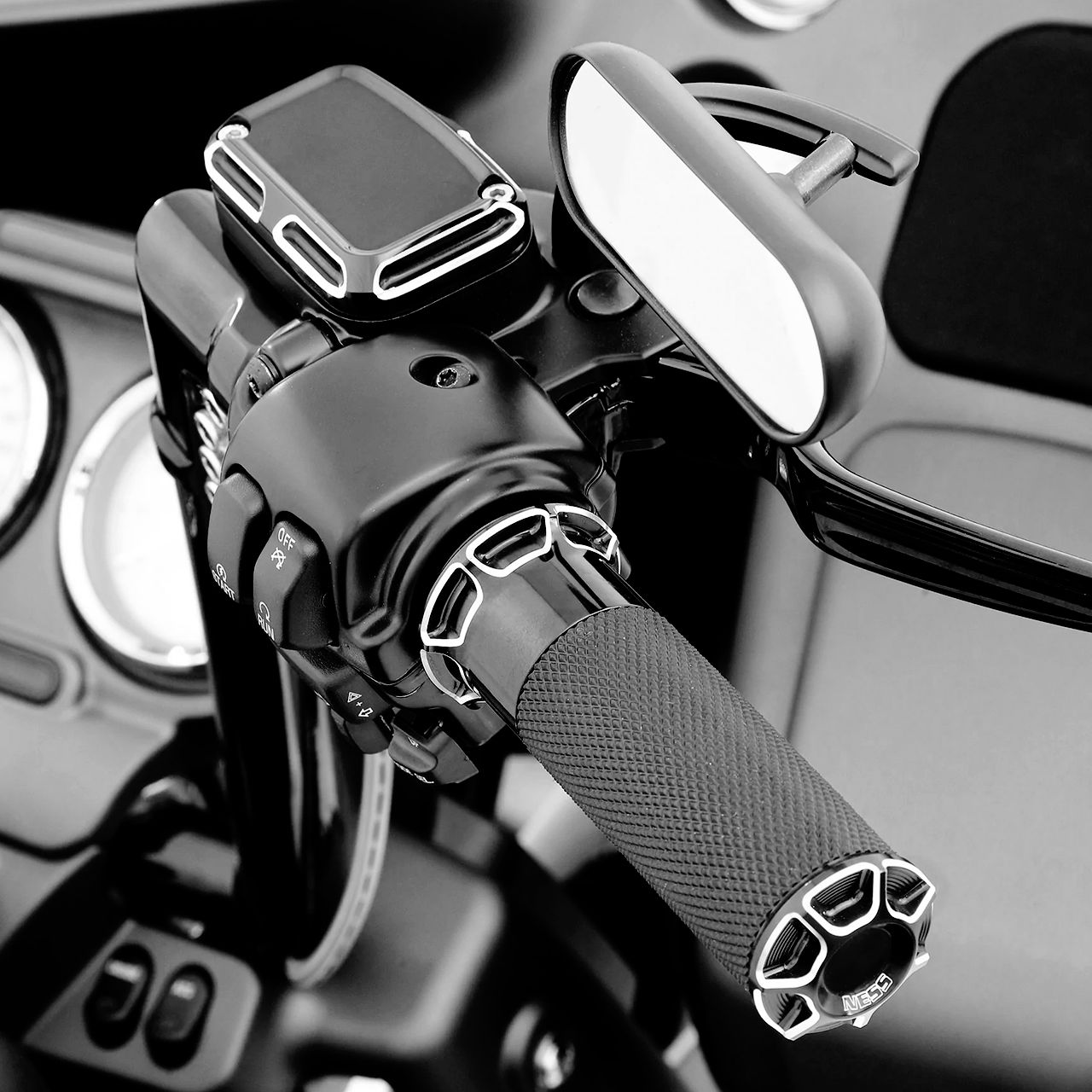 アレンネス□ ベベル グリップ ブラック 【ケーブルスロットル車