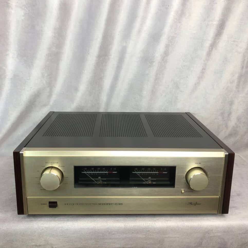 Accuphase E-305 integrated stereo amplifier - 横浜レコード