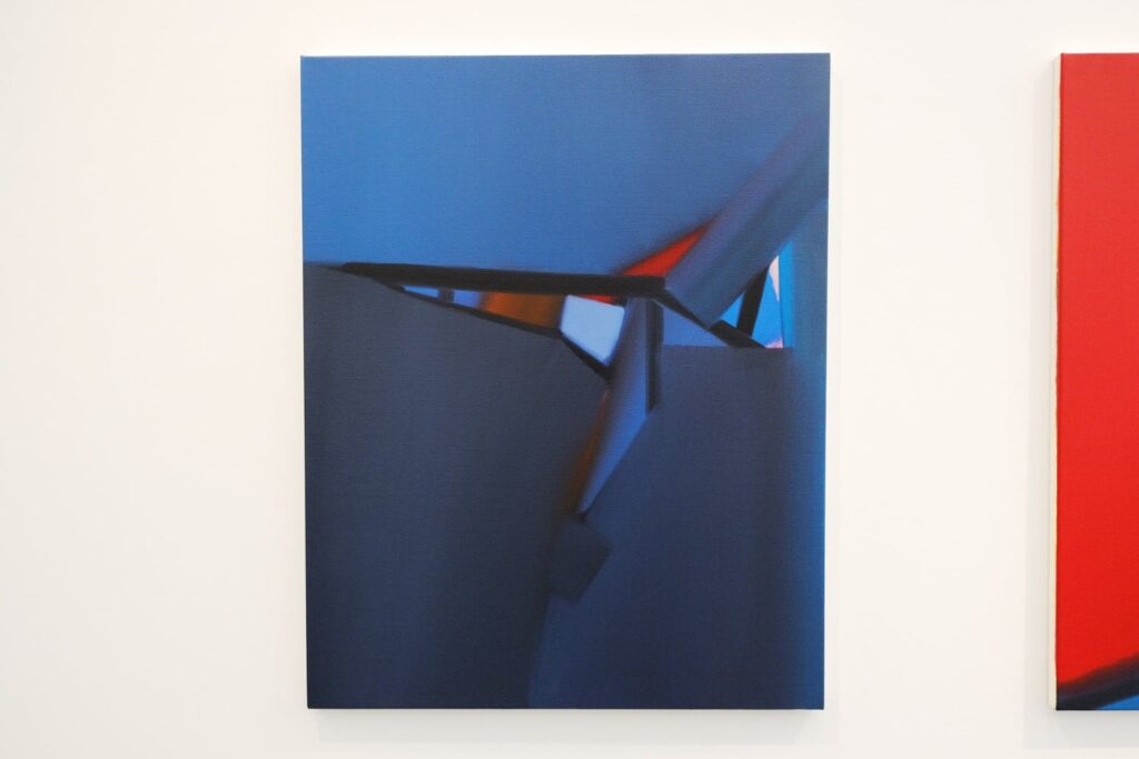 山田康平個展「Strikethrough」｜ストロークが重なる色面への没入を