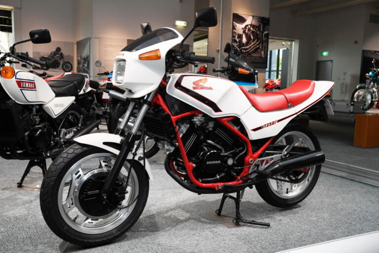 未組立】ホンダ MVX250F CR250R NSR500 2種類 未組立】ホンダ MVX250F