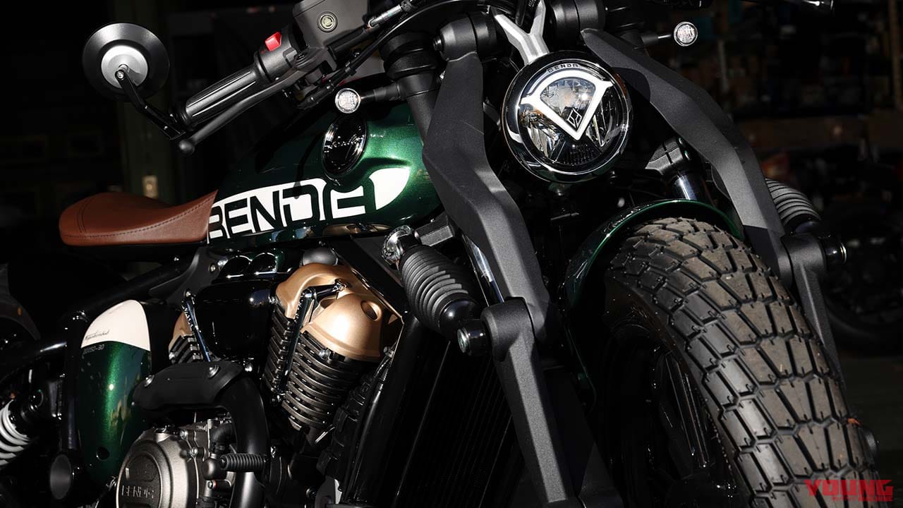 水冷250cc・V型2気筒のカスタムクルーザー「BENDA ナポレオンボブ250