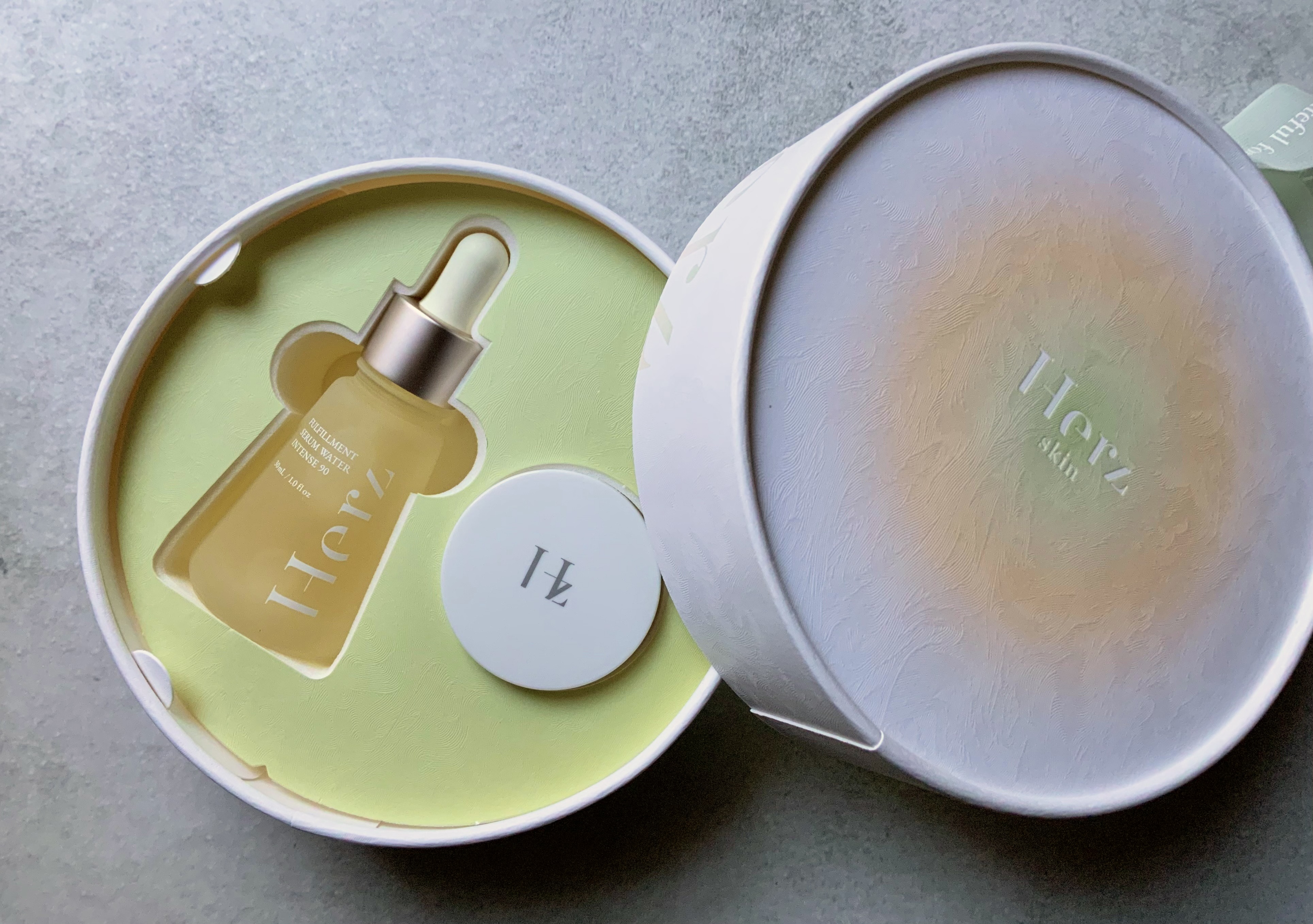 肌荒れ経験者のくみっきーがスタートしたスキンケアブランド「Herz