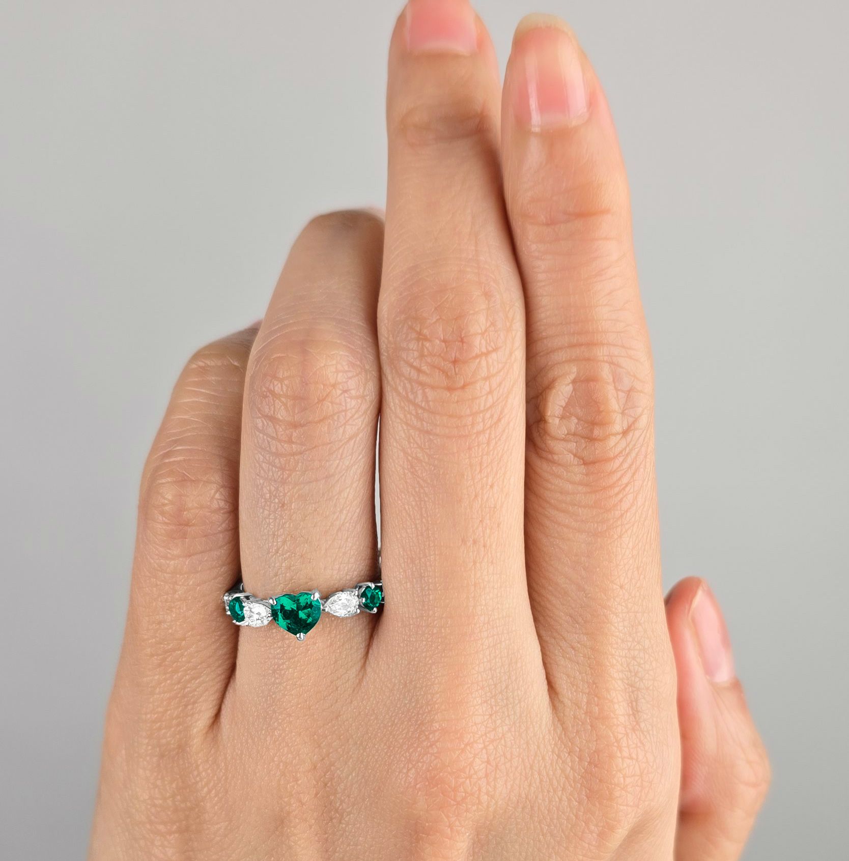 コロンビア産エメラルド0.45ct0.16ctプラチナリングダイヤ0.37ct付(GIA