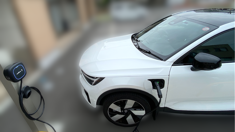 ボルボ XC40 RechargeにWallbox製Pulsar Plus充電器
