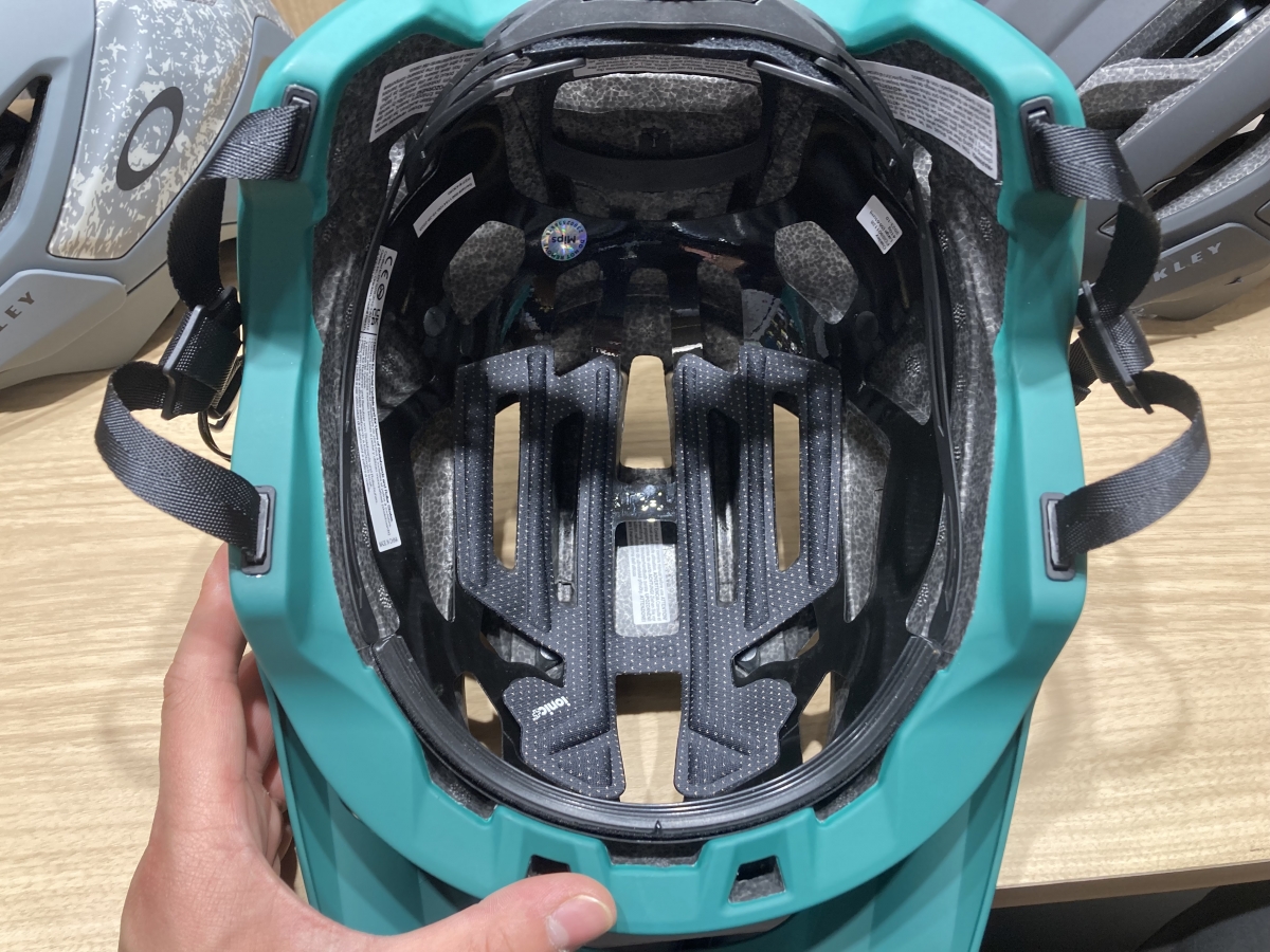 通勤通学にもオススメ】大型バイザーが超COOL！アイウェアの王様