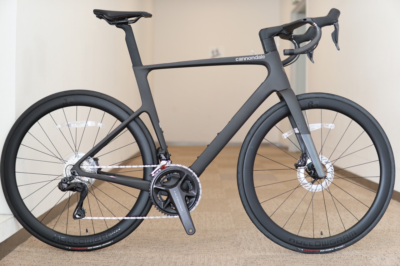 CANNONDALE】少し大きめ56サイズのSUPERSIX EVO 2在庫ございます