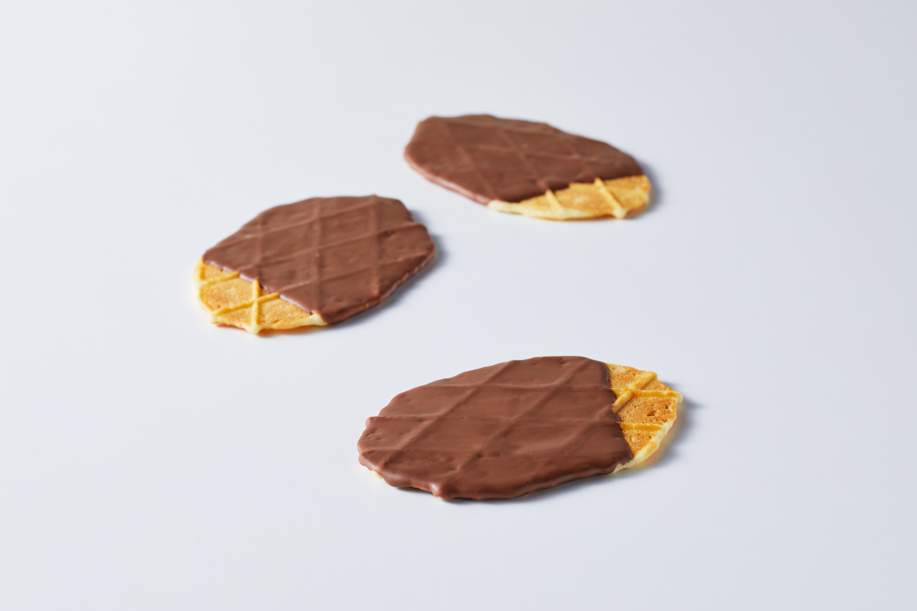 チョコがけワッフルクッキー | ゆげや本舗株式会社