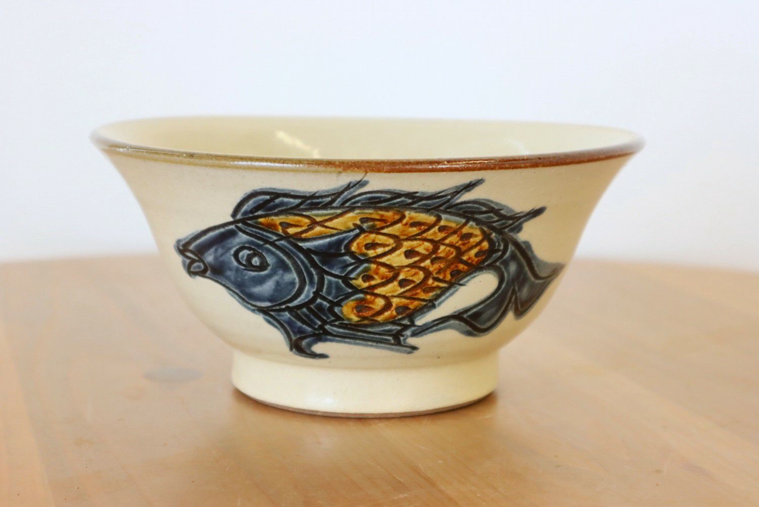 マカイ6寸 唐草魚紋重焼 秀陶房 | ゆいまーる沖縄 ＜Online＞