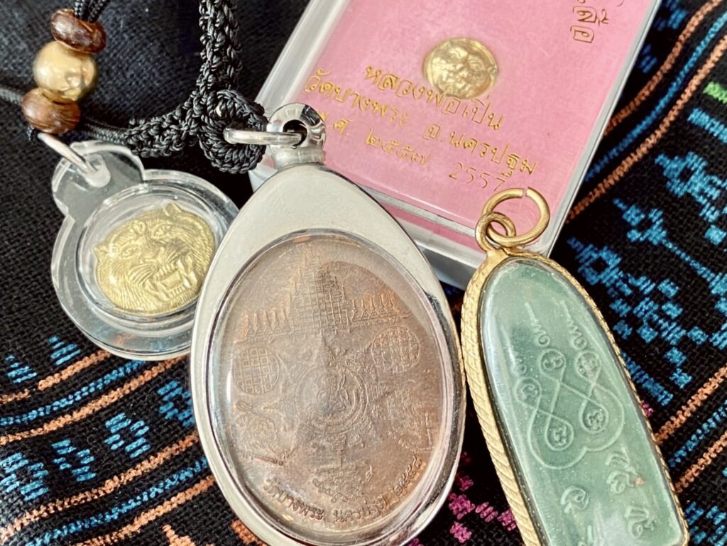 タイのお守りプラクルアンを借りよう「魔法の力が宿る！？お土産にも