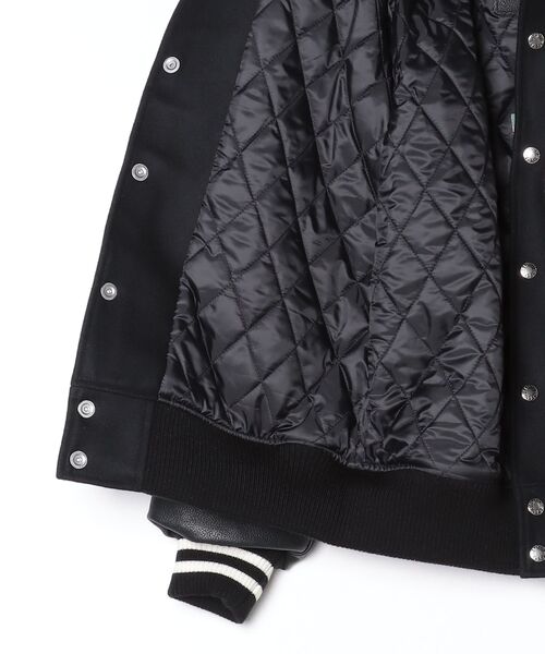 A BATHING APE（アベイシングエイプ） スタジャン SHARK VARSITY