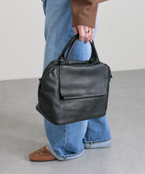 ear PAPILLONNER（イア パピヨネ） トートバッグ 「牛革」レザー