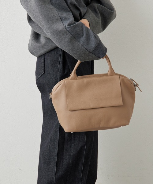 ear PAPILLONNER（イア パピヨネ） トートバッグ 「牛革」レザー