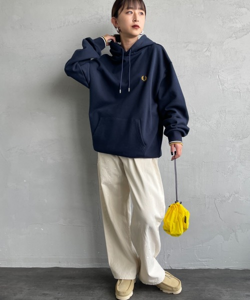 FRED PERRY（フレッドペリー） パーカー 別注 フードロゴ刺繍