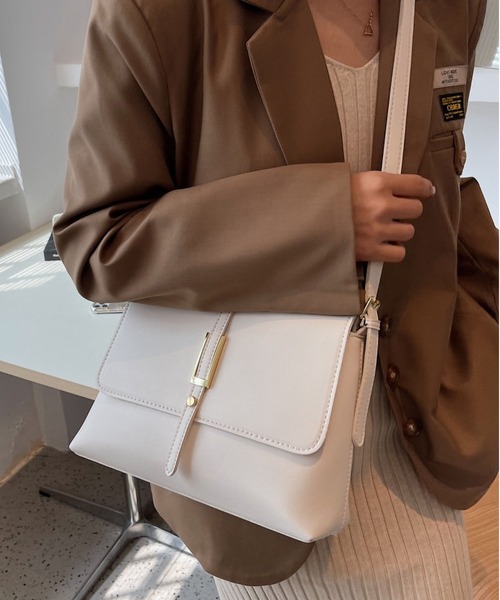 LA VORAGINE（ラ ヴォラジネ） ショルダーバッグ バッグ フェイク