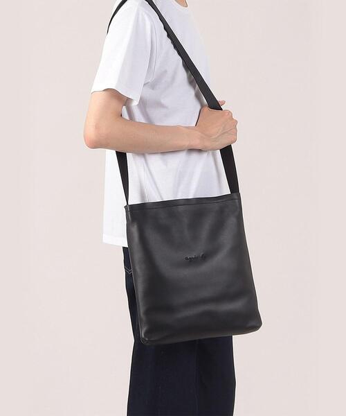 agnes b.（アニエスベー） ショルダーバッグ レザーショルダーバッグ