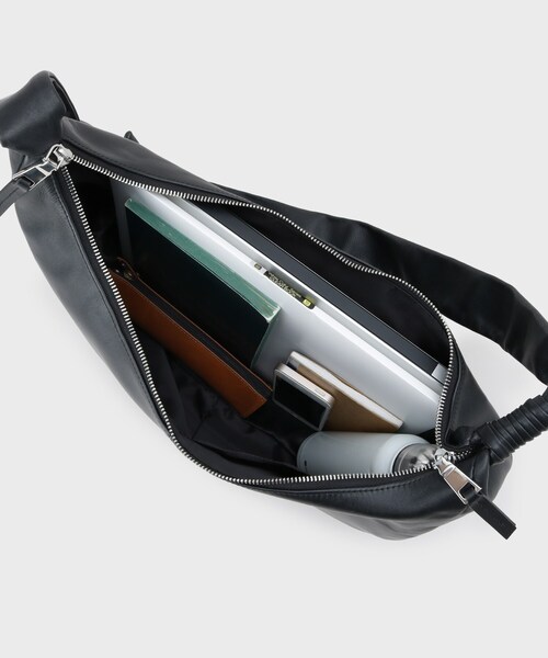 tk.TAKEO KIKUCHI（ティーケータケオキクチ） ショルダーバッグ 「牛革