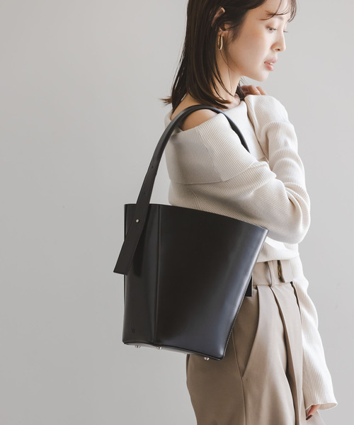 ＆MyuQ（アンドミューク） ショルダーバッグ バッグ LIBER レディース