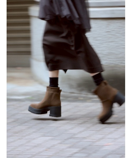 UGG Australia（アグオーストラリア） ブーツ 「UGG for emmi」MOXY