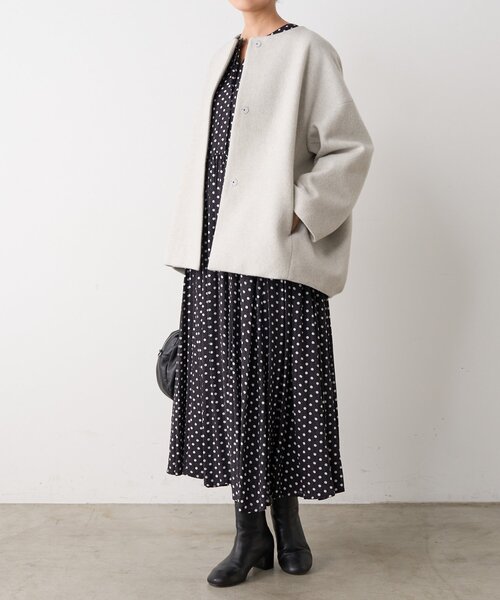 BEARDSLEY（ビアズリー） ノーカラーコート コート 後ろぷっくりウール