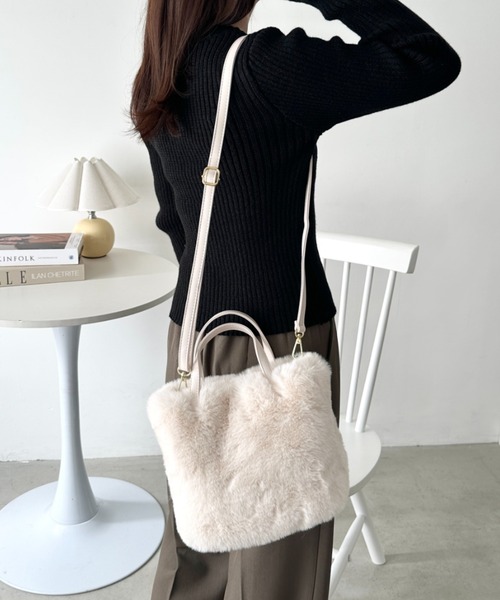 CLEA ショルダーバッグ バッグ 2WAYフェイクファーショルダーバッグ