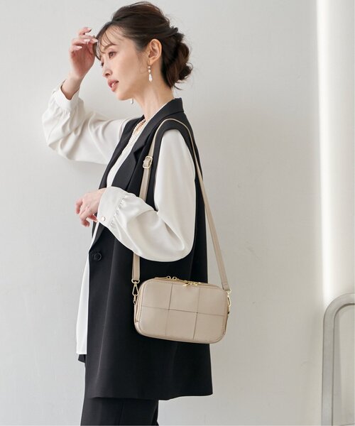 ikka（イッカ） ショルダーバッグ バッグ 編み込みスクエアショルダー