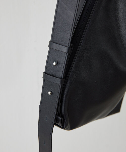 ear PAPILLONNER（イア パピヨネ） ショルダーバッグ バッグ 「本革