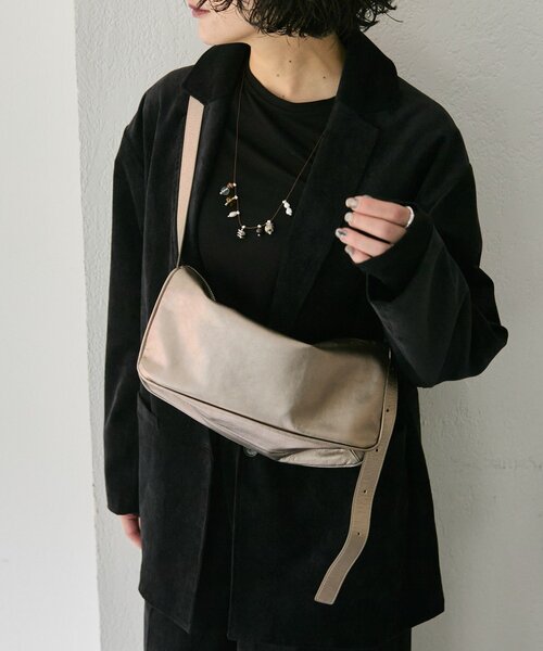 ear PAPILLONNER（イア パピヨネ） ショルダーバッグ バッグ 「本革