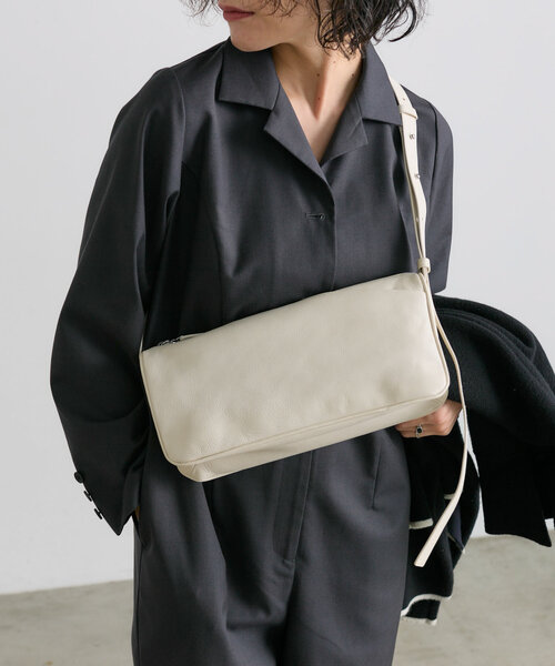 ear PAPILLONNER（イア パピヨネ） ショルダーバッグ バッグ 「本革