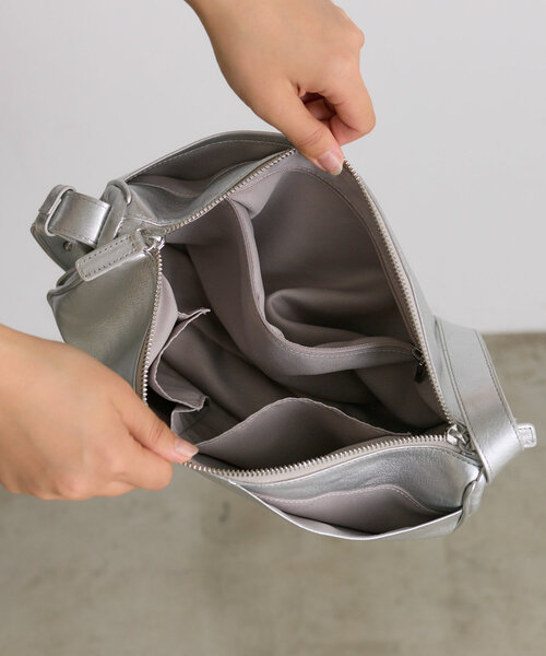 ear PAPILLONNER（イア パピヨネ） ショルダーバッグ バッグ 「本革