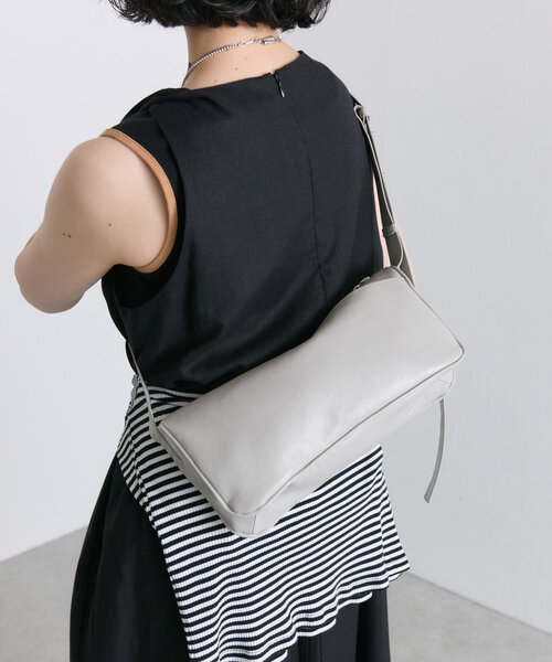 ear PAPILLONNER（イア パピヨネ） ショルダーバッグ バッグ 「本革