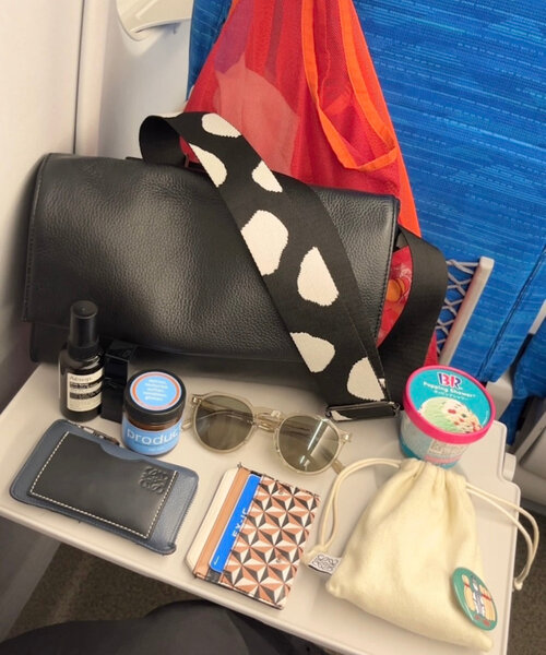 ear PAPILLONNER（イア パピヨネ） ショルダーバッグ バッグ 「本革