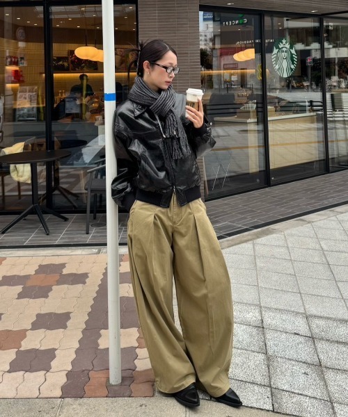 Chikashitsu+（チカシツプラス） チノパン 「Chikashitsu +」pleats